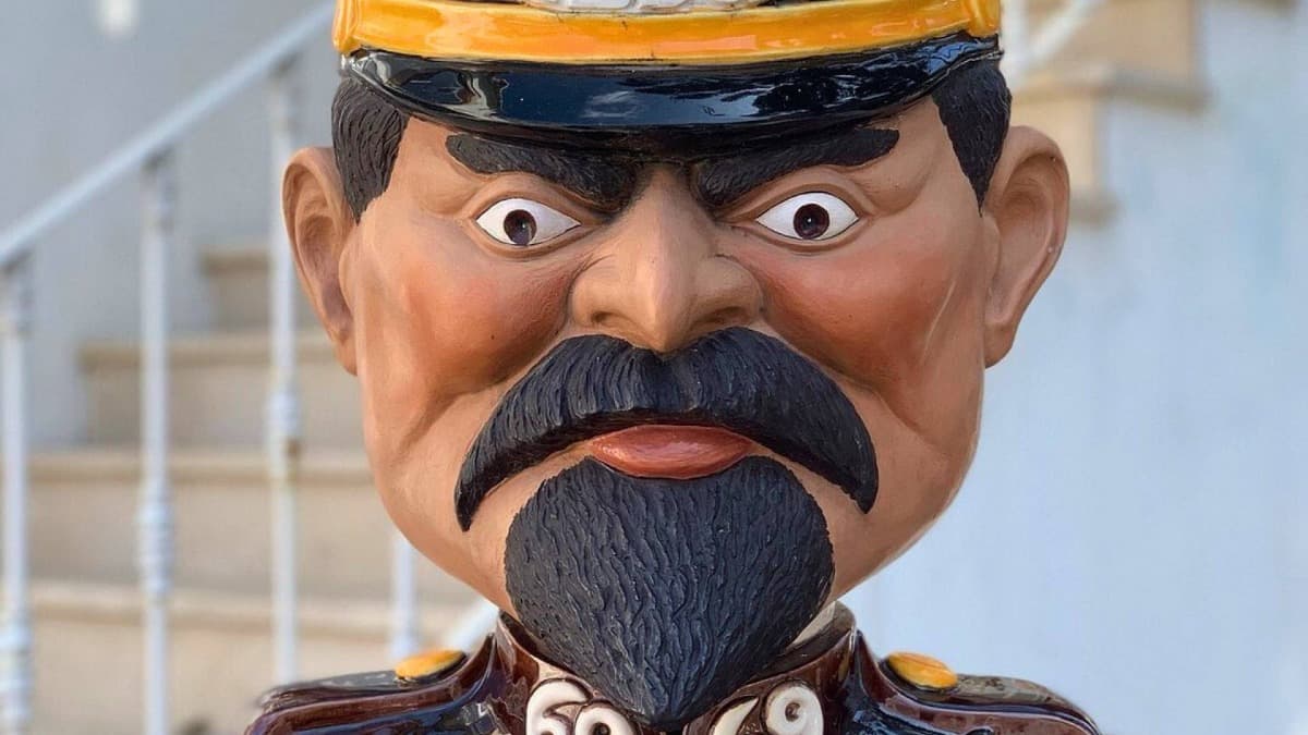 Caldas da Rainha Walking Tour – Art, Markets & Thermal Legends