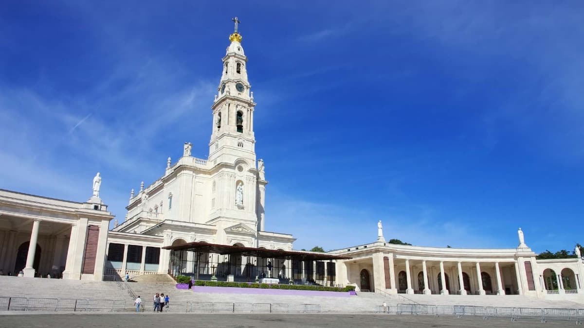 Private Fátima Walking Tour – In the Footsteps of the Faithful