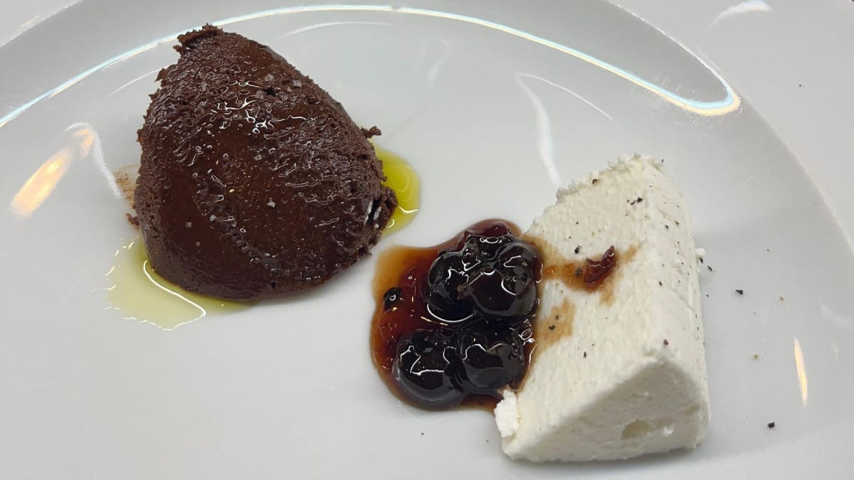 Sweet Douro indulgence ā dessert paired with local wines to conclude the tasting experience