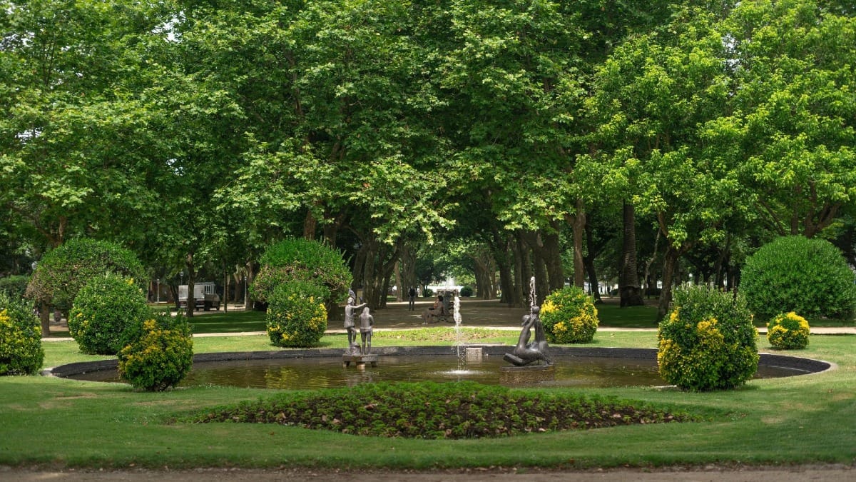 Peaceful view from the green spaces of Passeio Alegre Garden, a beautiful spot near Foz do Douro, during the electric bike tour of Porto