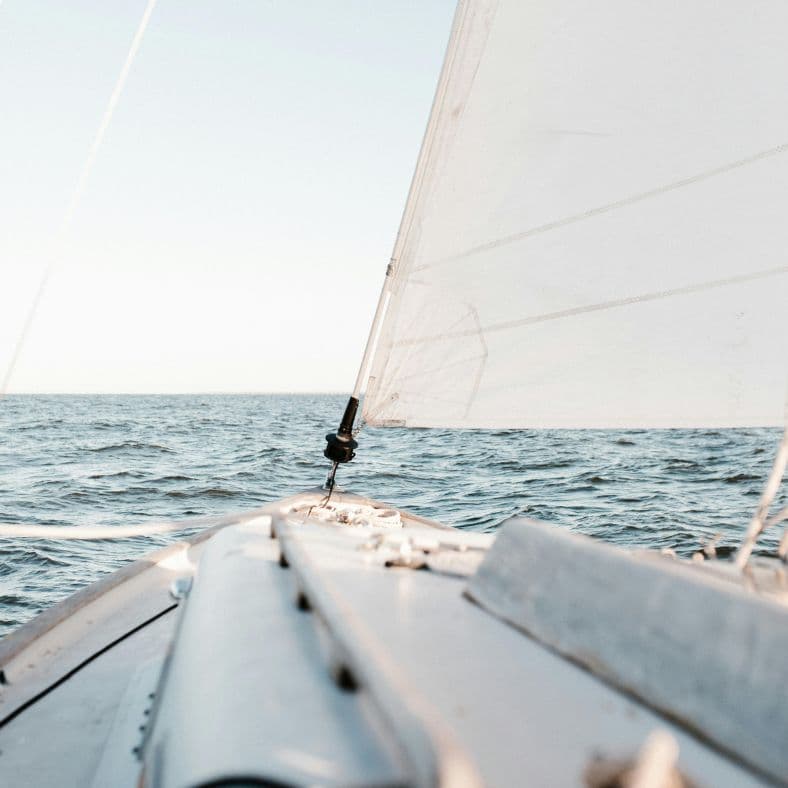 Enjoy sailing boats with reduced emissions and a lighter footprint