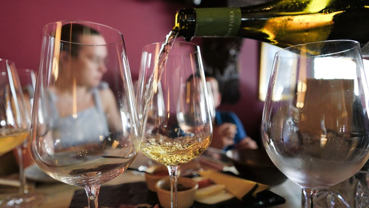 Selección de vinos del Duero ofrecida durante una cata guiada en Oporto