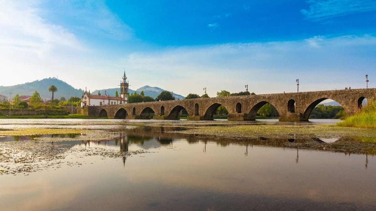 Ponte de Lima et son pont romain lors de la visite privée de la région du Minho par Cooltour Oporto