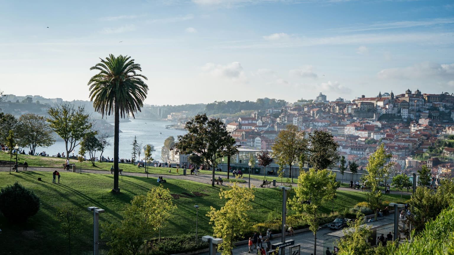 Imagem do Miradouro do Jardim do Morro com vista para o Porto