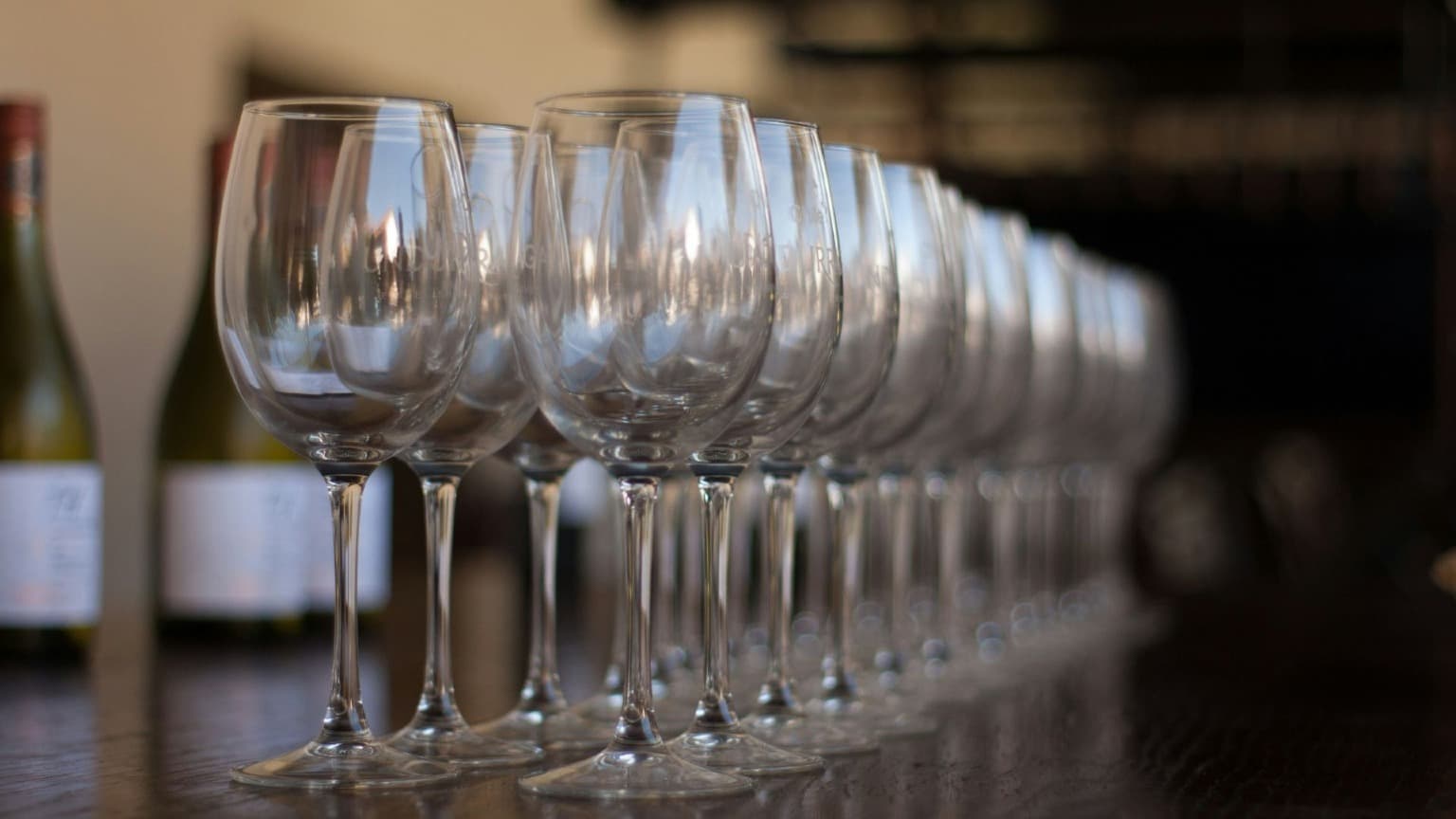 Image de la dégustation de vins à l'honneur à Essência do Vinho 2025