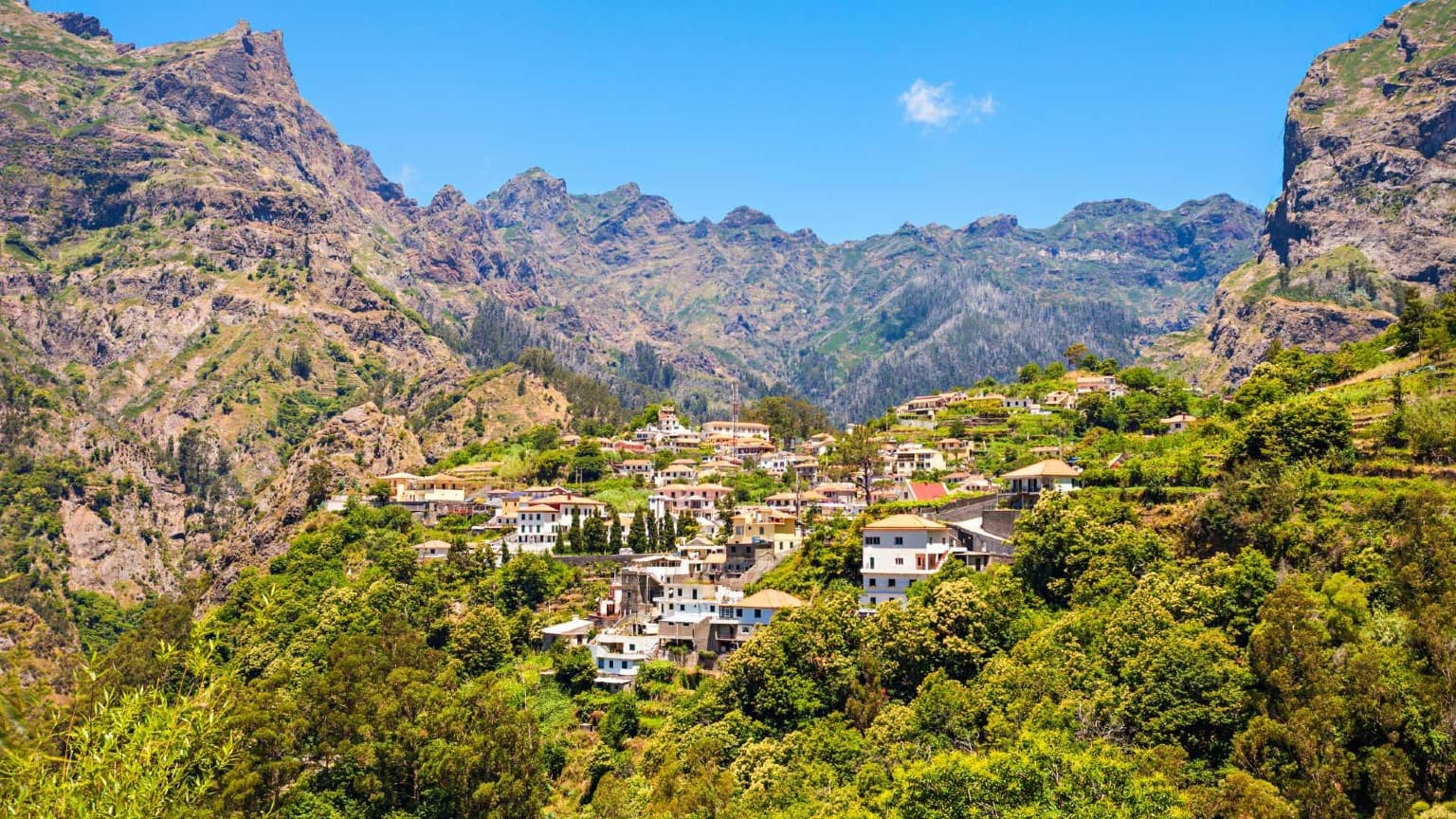 Discover Madeira: Best Tours, Trails, Viewpoints & Hidden Gems